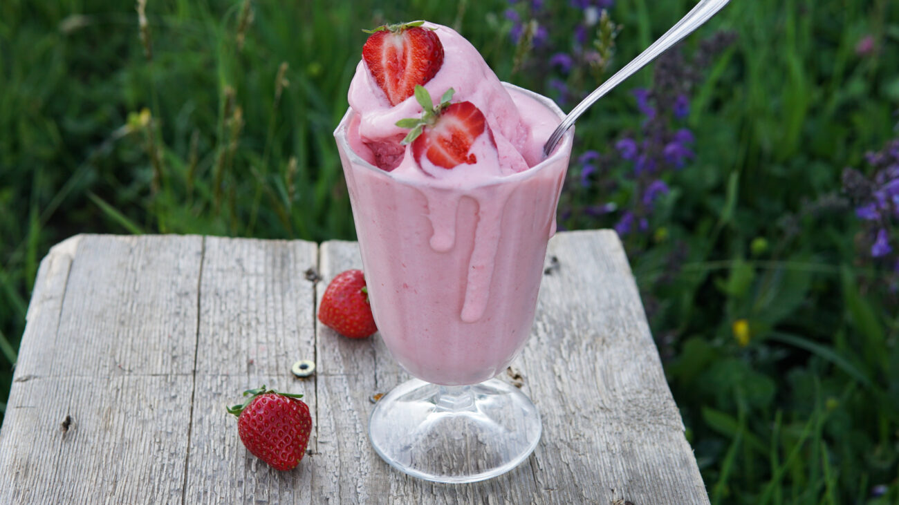 GELATO ALLA FRAGOLA senza gelatiera (come in gelateria)